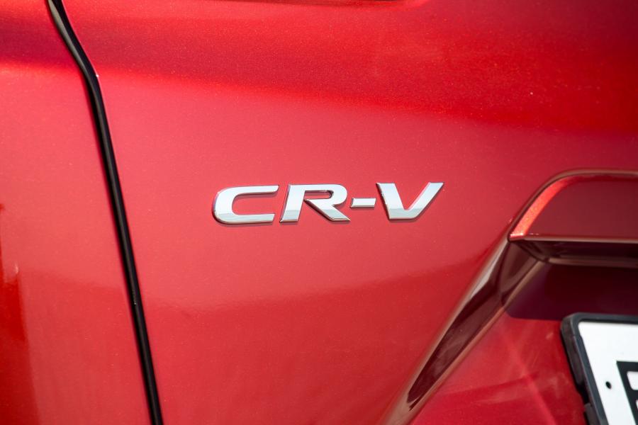 Логотип Honda CR-V 2017 года  (WW) (фото 31 из 65)